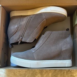Steve Madden Ladies Wedge Sneaker